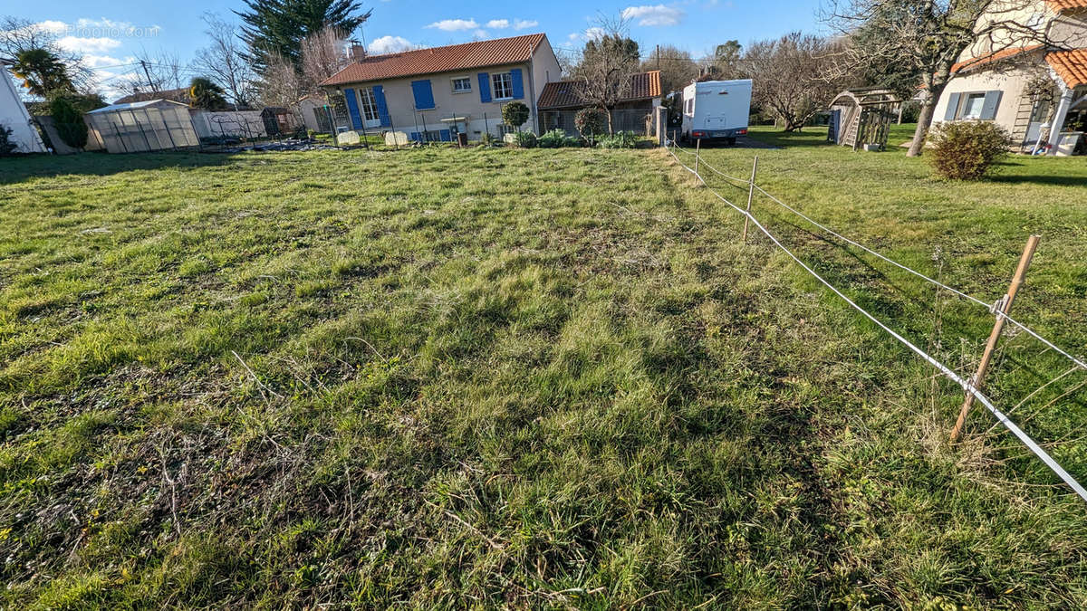 Terrain à NIORT