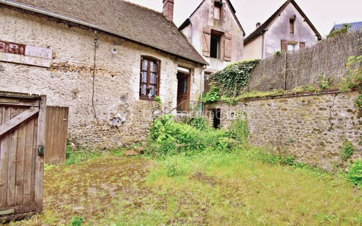 Maison à LONGNY-AU-PERCHE