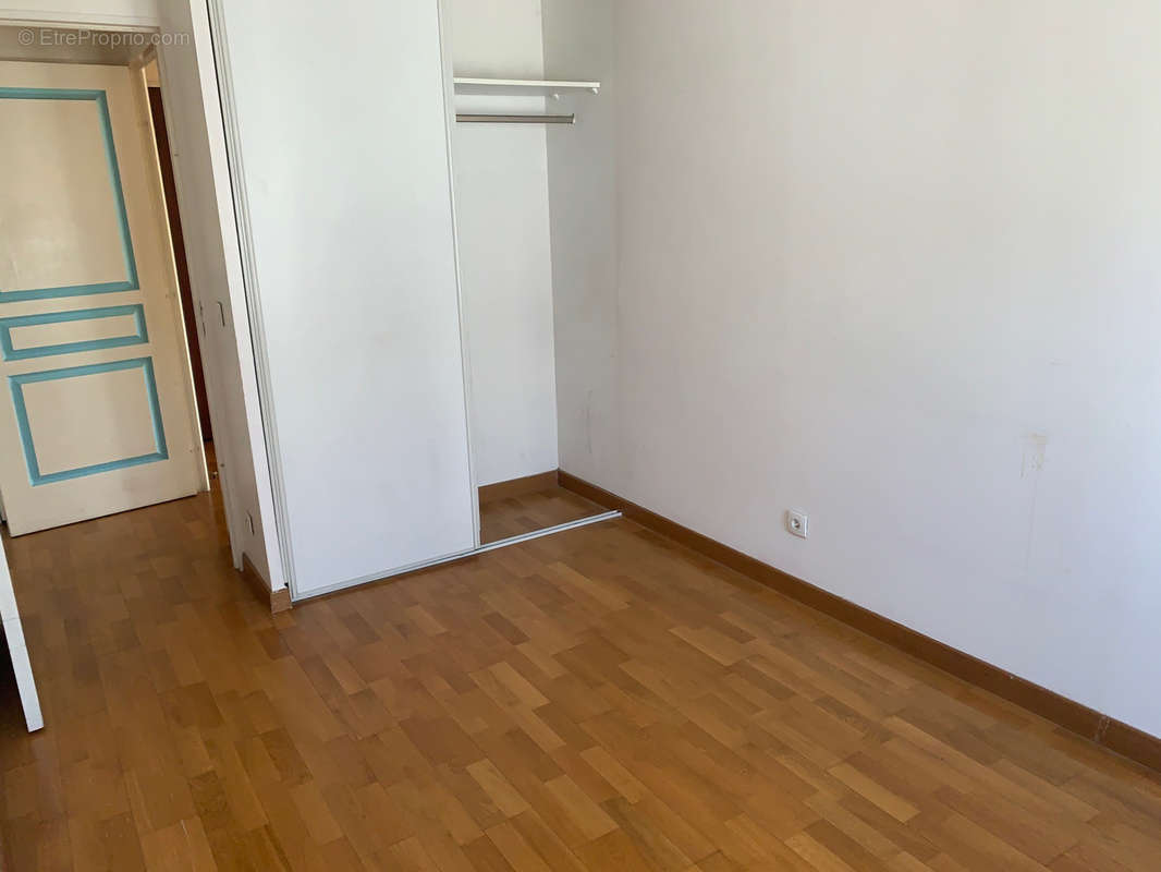 Appartement à LA GARENNE-COLOMBES