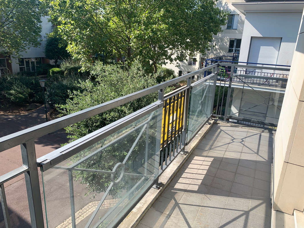 Appartement à LA GARENNE-COLOMBES