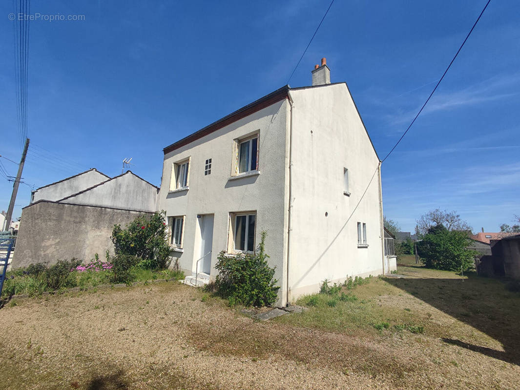 Maison à FLEURY-LES-AUBRAIS