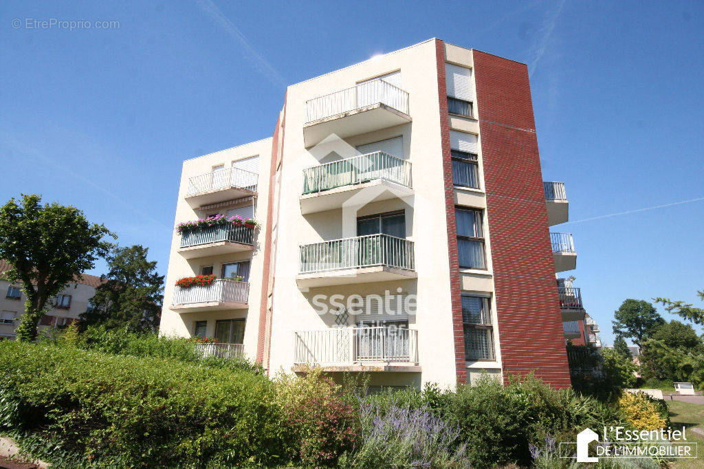 Appartement à VERNEUIL-SUR-SEINE