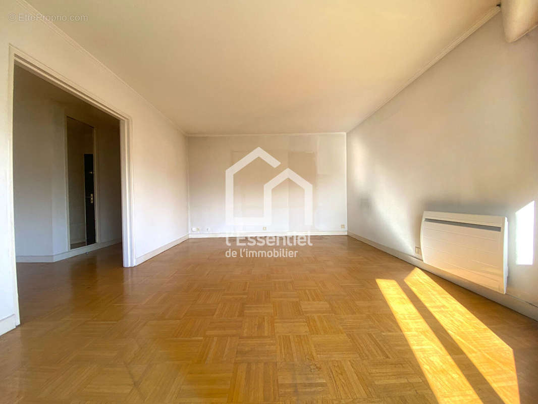 Appartement à VERNEUIL-SUR-SEINE