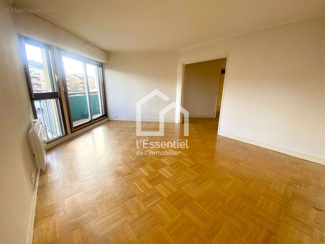 Appartement à VERNEUIL-SUR-SEINE