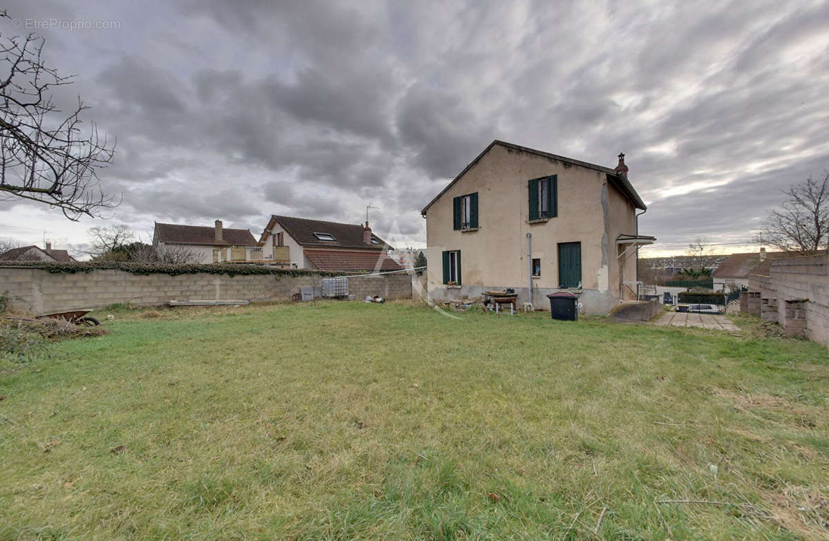 Maison à AUXERRE