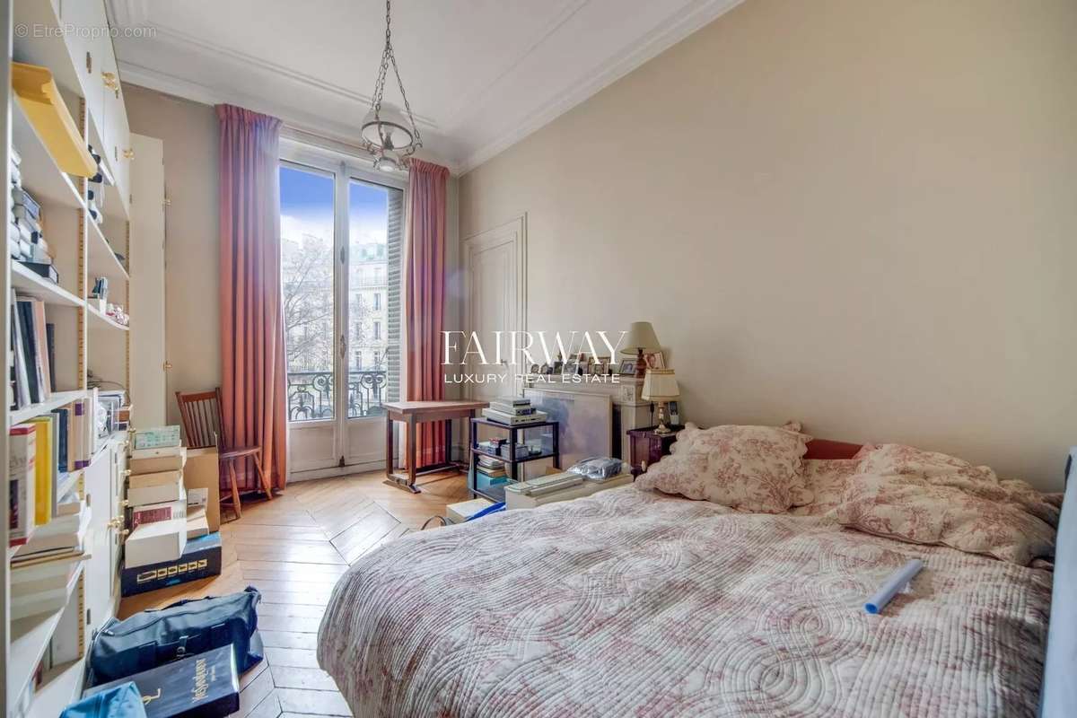 Appartement à PARIS-8E