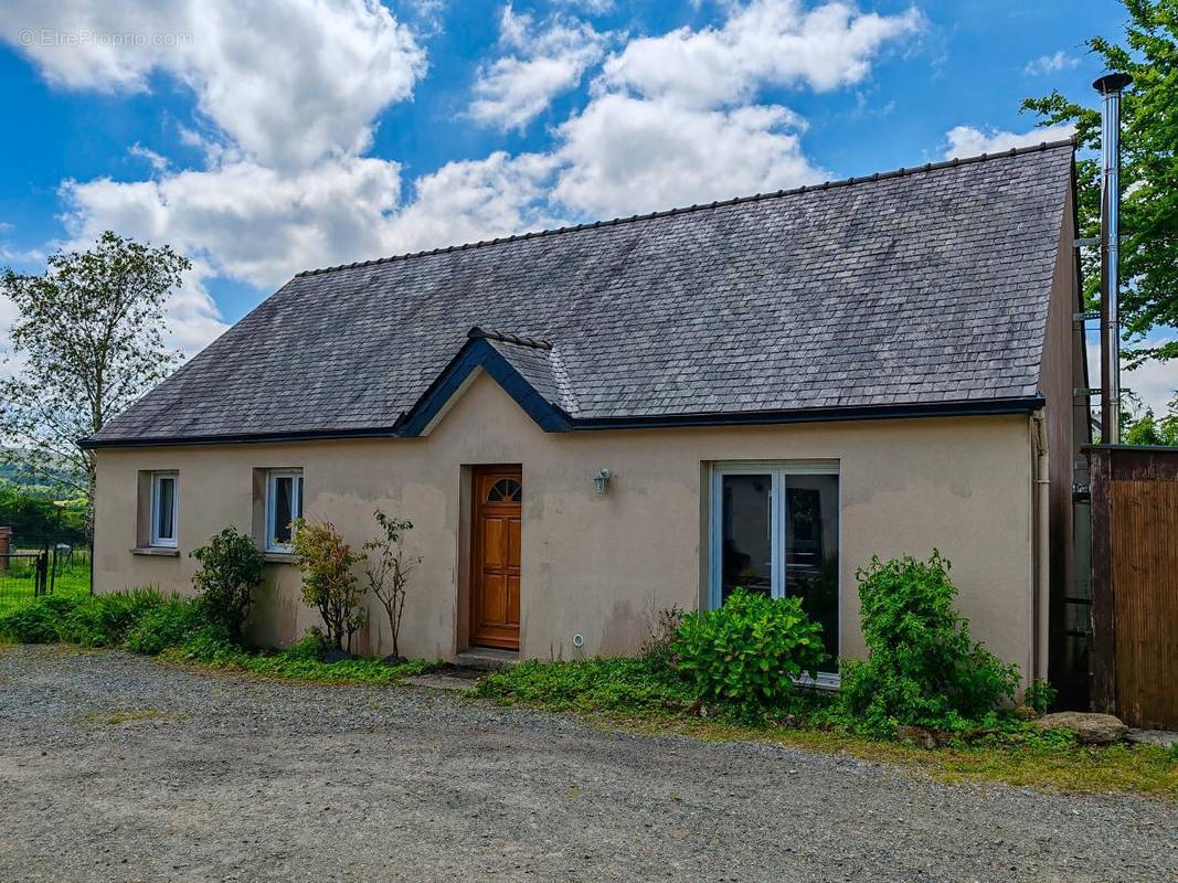 Maison à PLOUNEOUR-MENEZ