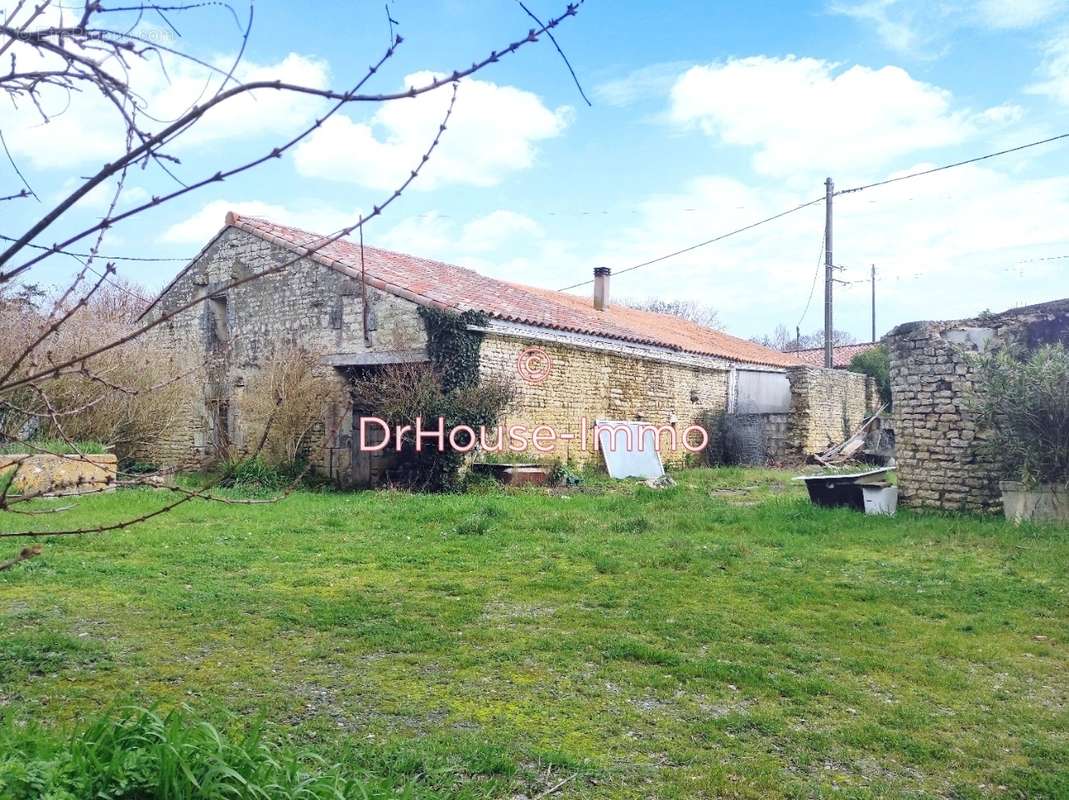 Maison à SAINT-CHRISTOPHE