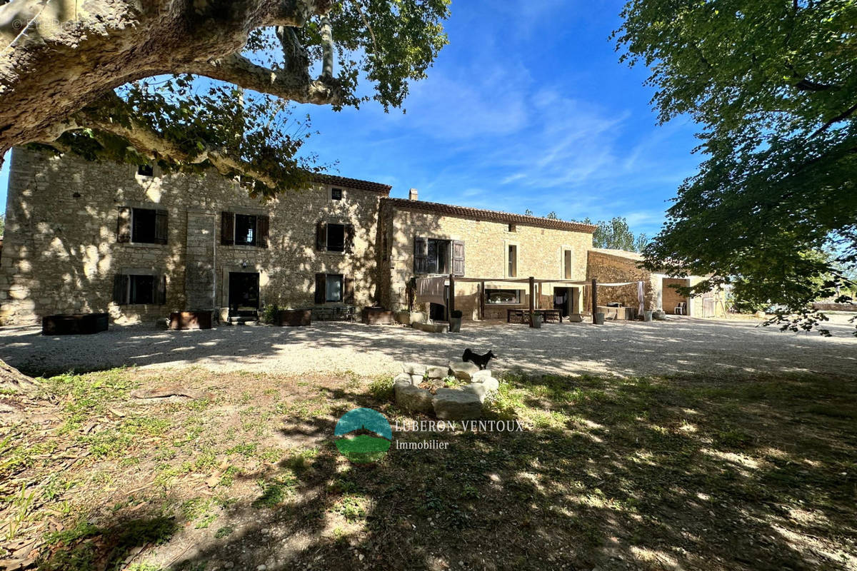 Maison à PERNES-LES-FONTAINES