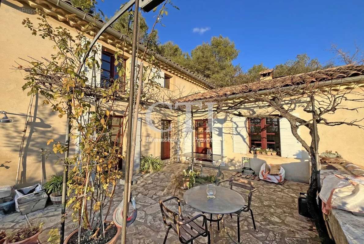 Maison à VAISON-LA-ROMAINE