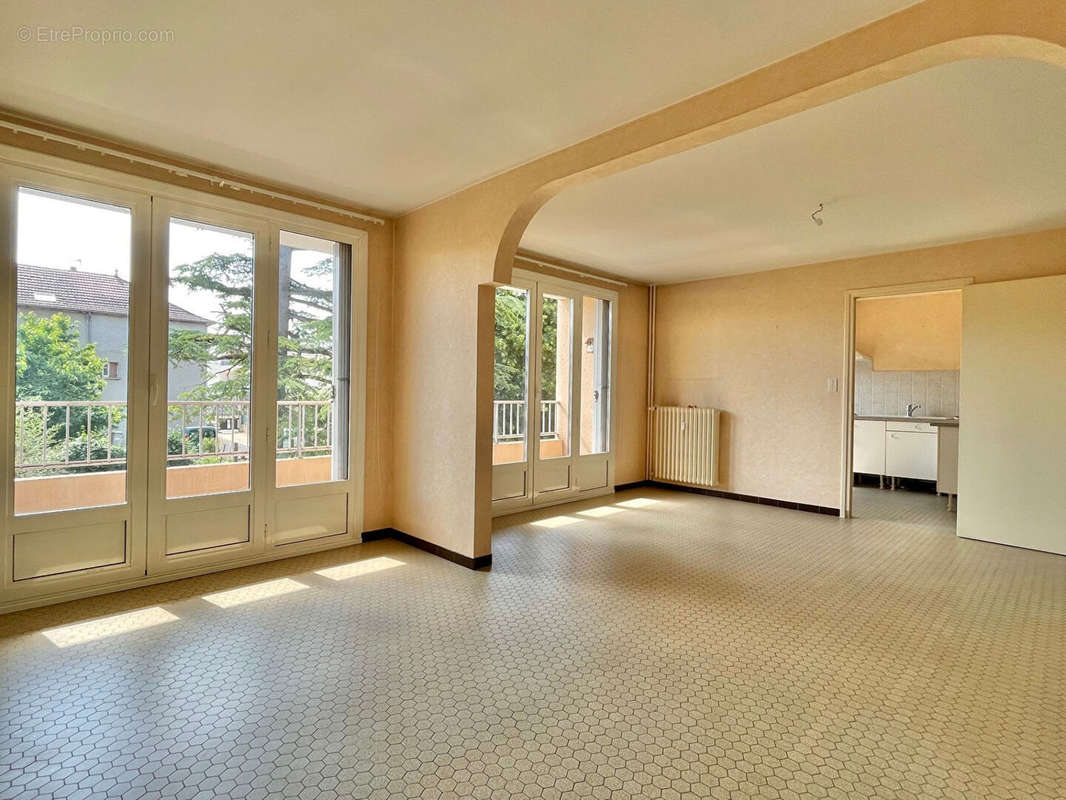 Appartement à BOURGOIN-JALLIEU