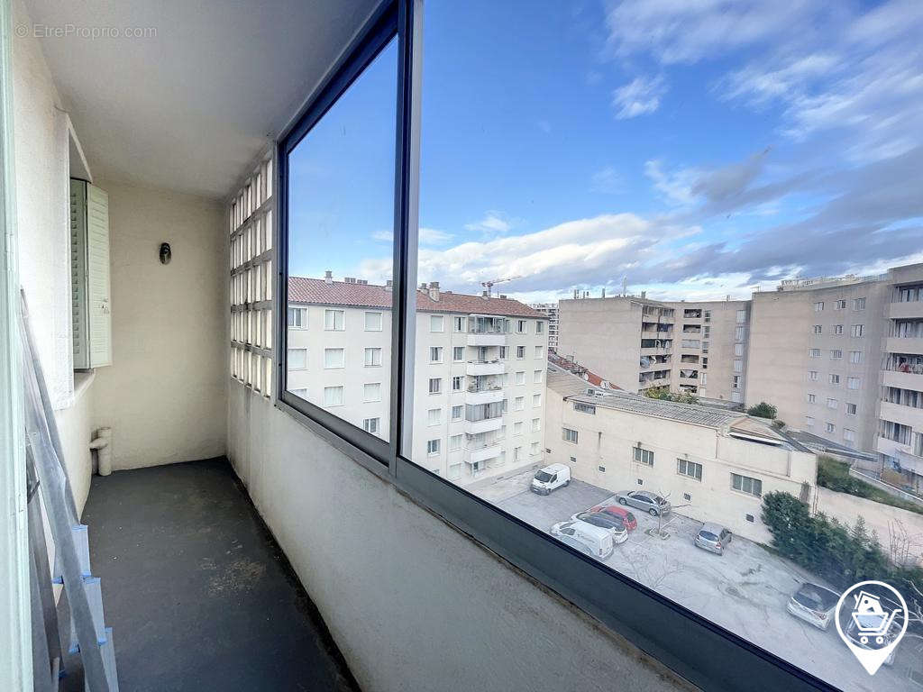 Appartement à MARSEILLE-9E