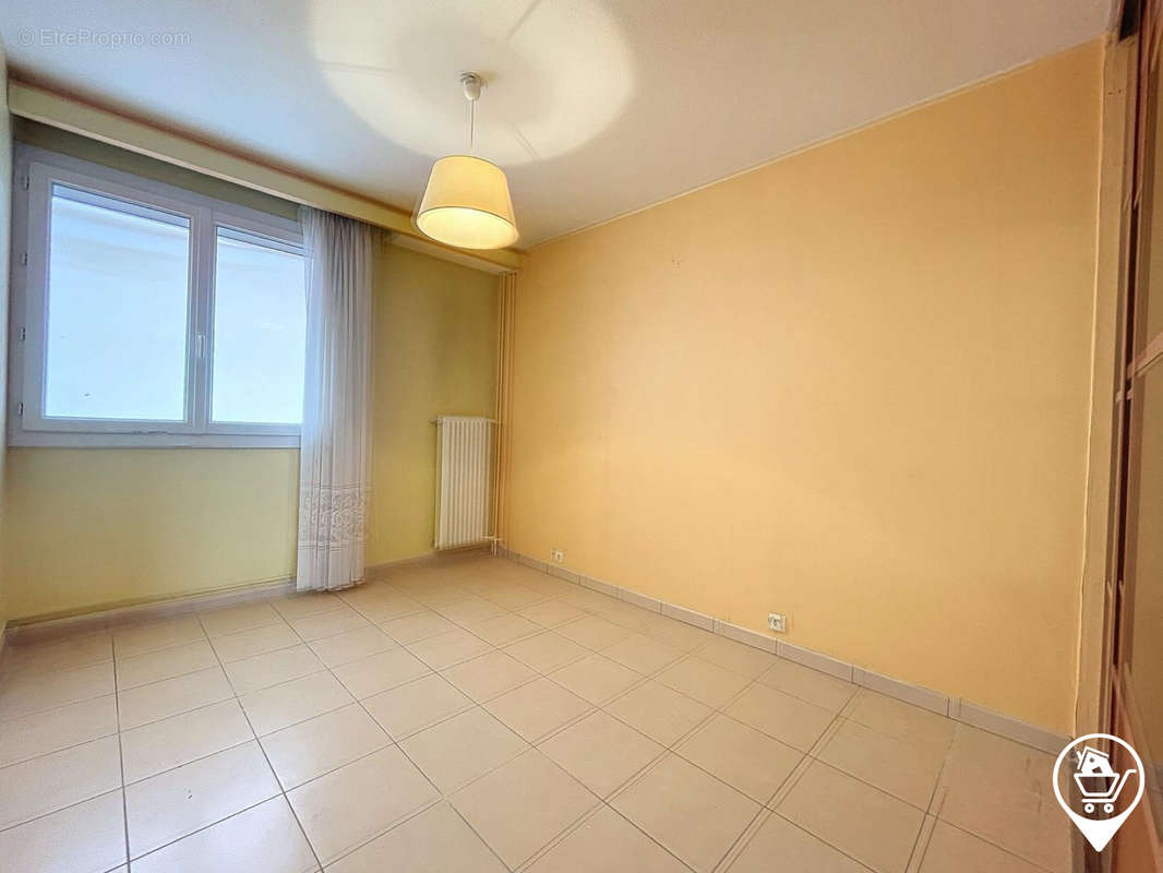 Appartement à MARSEILLE-16E