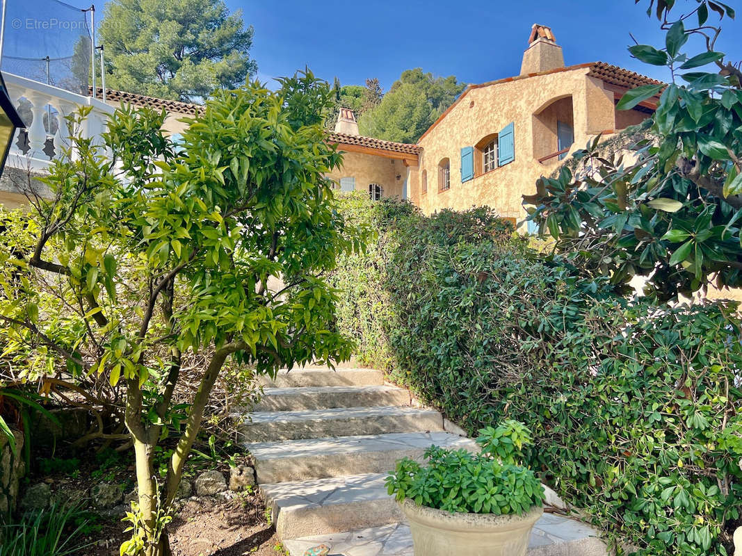 Maison à MOUGINS