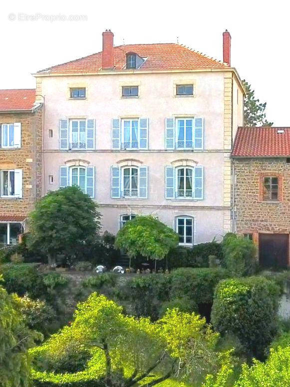 Maison à SAINT-LAURENT-DE-CHAMOUSSET