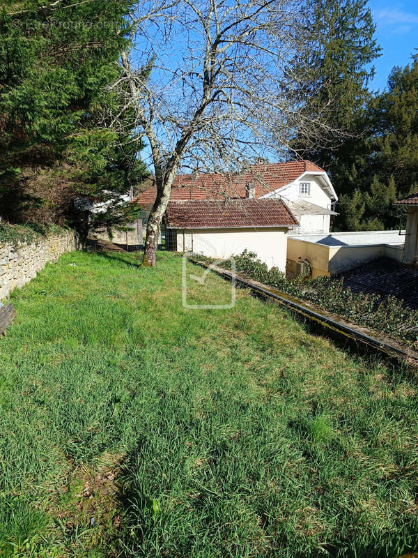 Maison à SAVIGNAC-LES-EGLISES