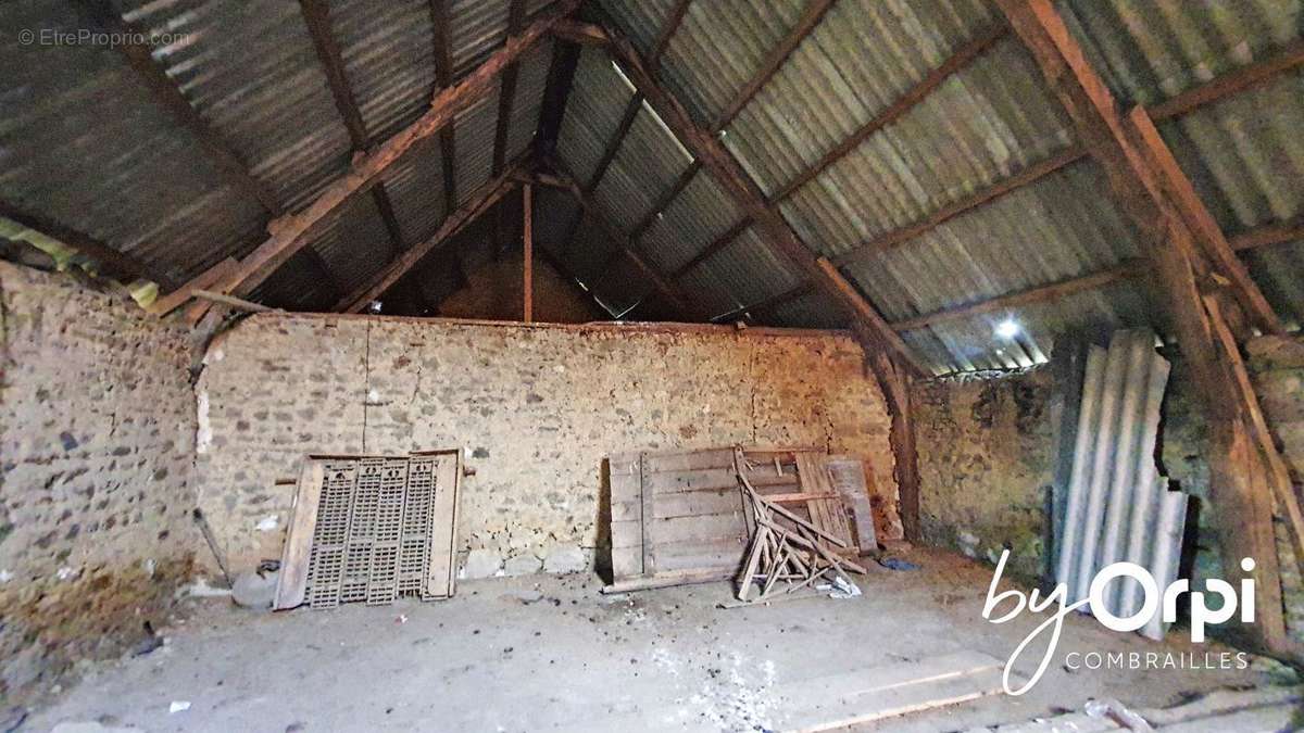 Maison à CONDAT-EN-COMBRAILLE