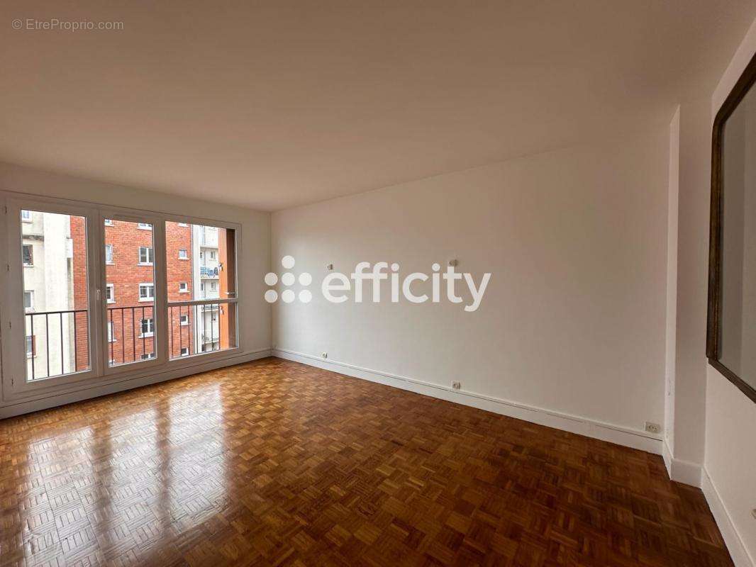 Appartement à MONTROUGE