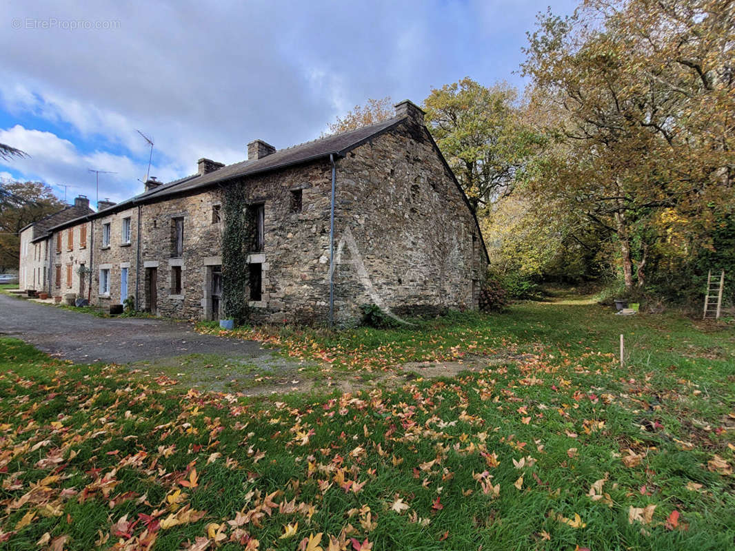 Maison à BAINS-SUR-OUST