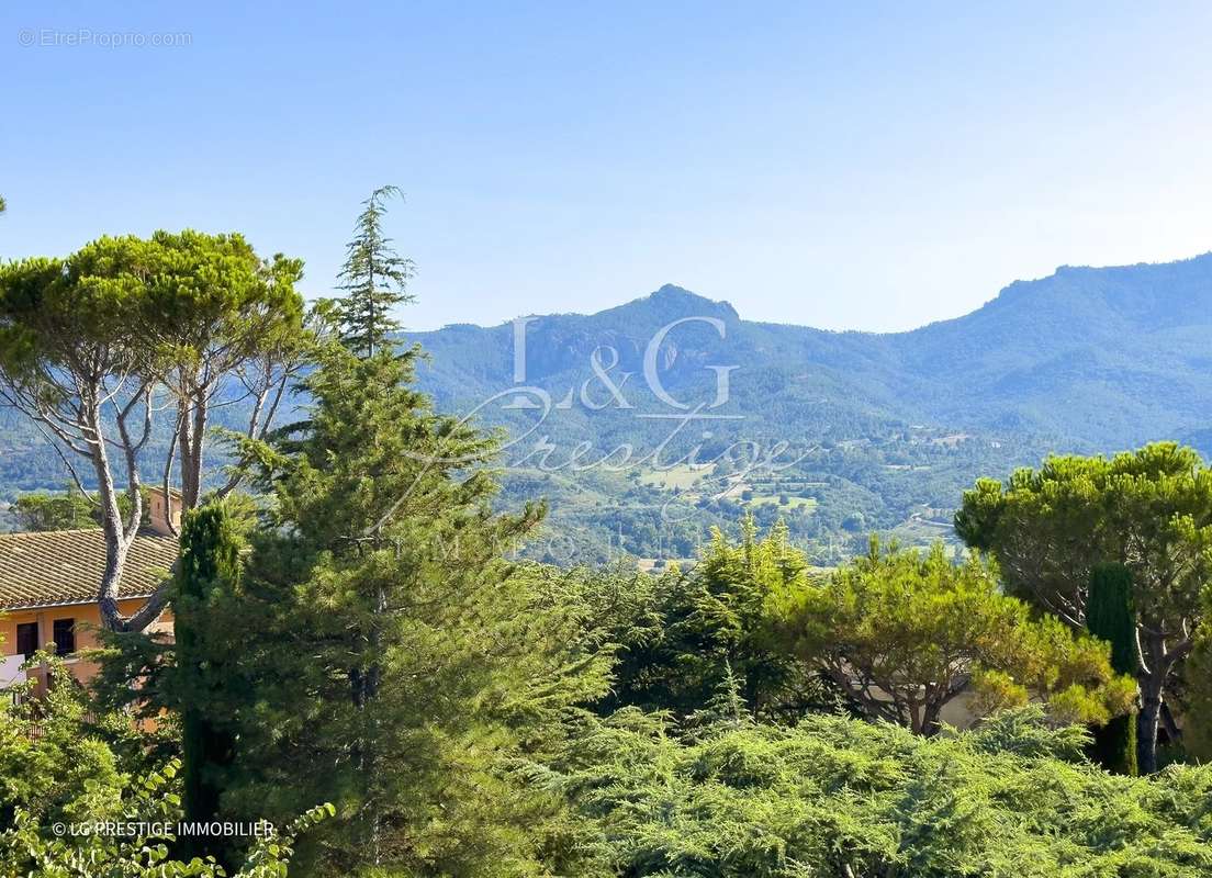 Appartement à MANDELIEU-LA-NAPOULE