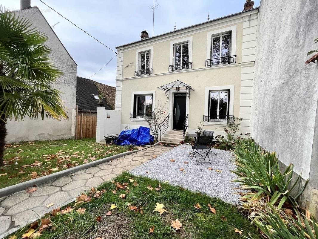 Maison à DOURDAN