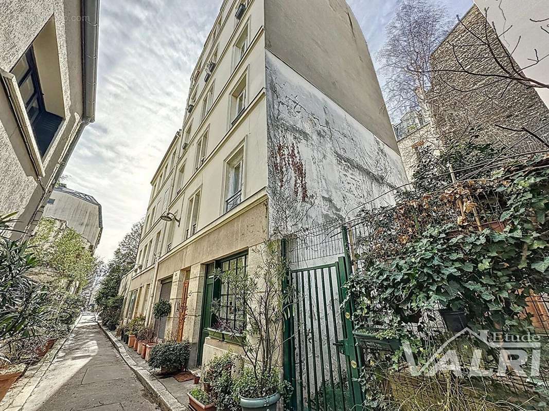 Appartement à PARIS-11E