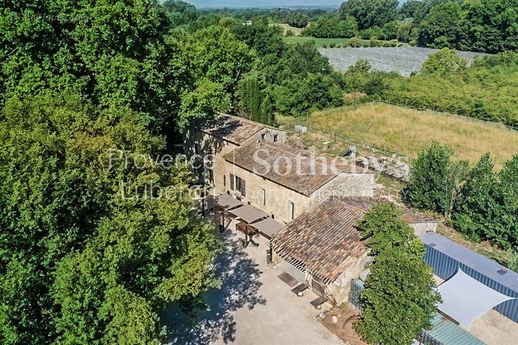 Maison à PERNES-LES-FONTAINES