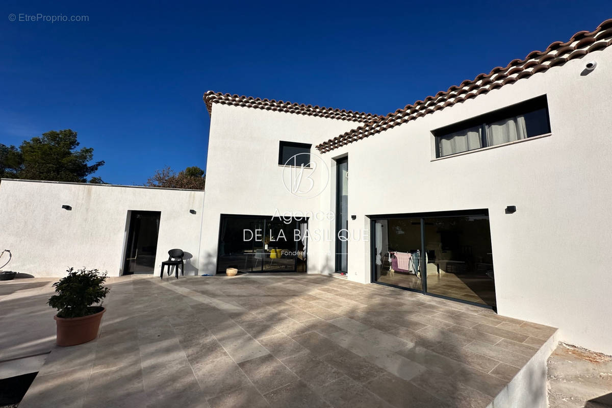 Maison à SAINT-MAXIMIN-LA-SAINTE-BAUME