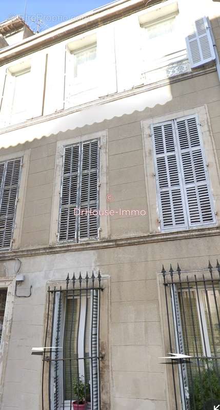 Appartement à MARSEILLE-5E