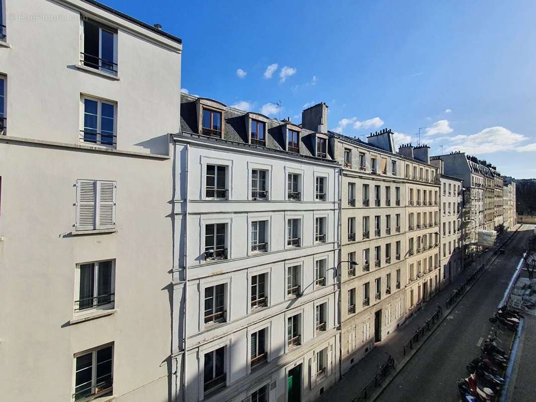 Appartement à PARIS-18E