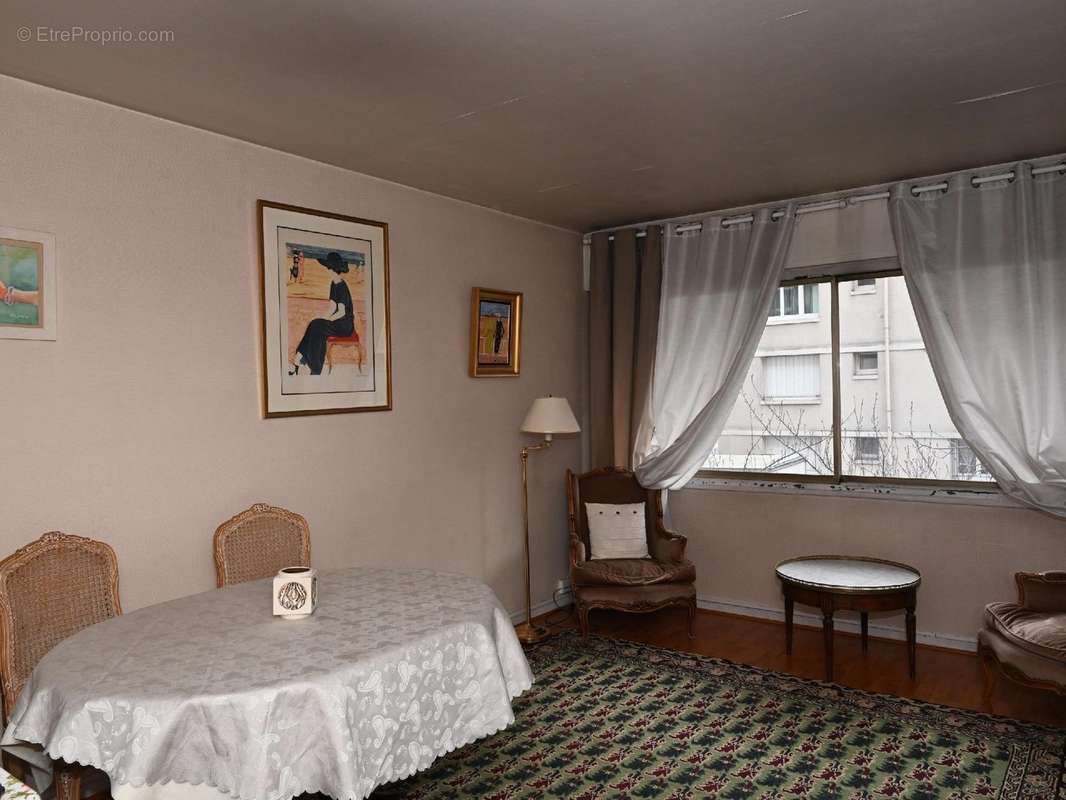 Appartement à PARIS-15E