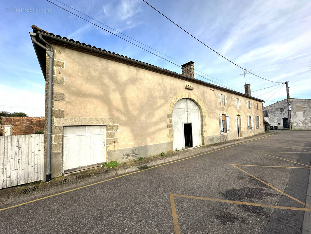 Maison à SAINTE-BAZEILLE