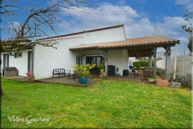 Maison à LEOGNAN