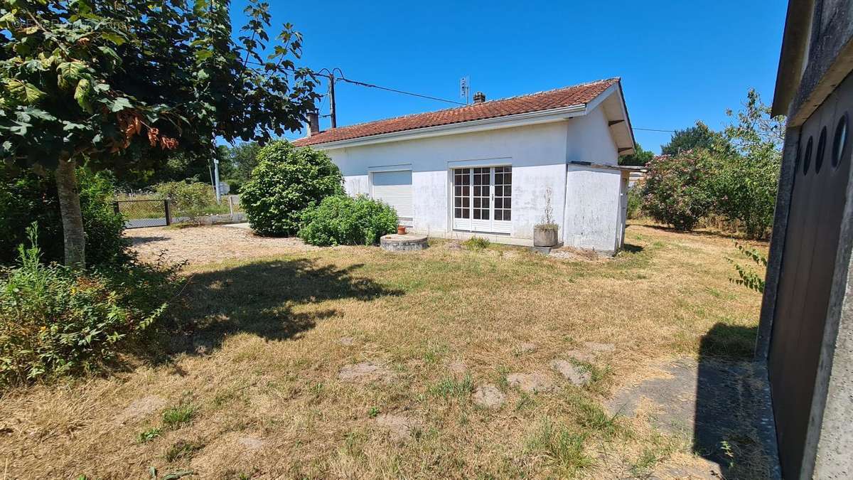 Maison à LAPOUYADE