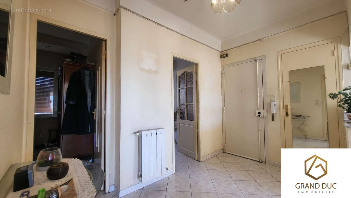 Appartement à MARSEILLE-2E