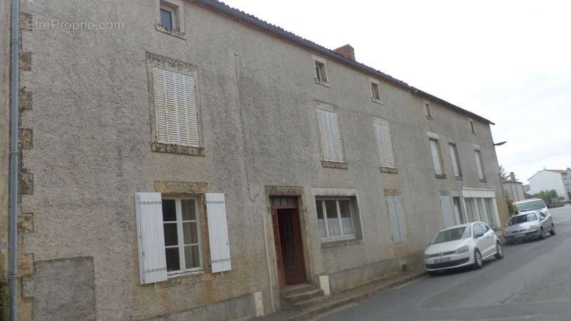 Maison à SAINT-LOUP-LAMAIRE