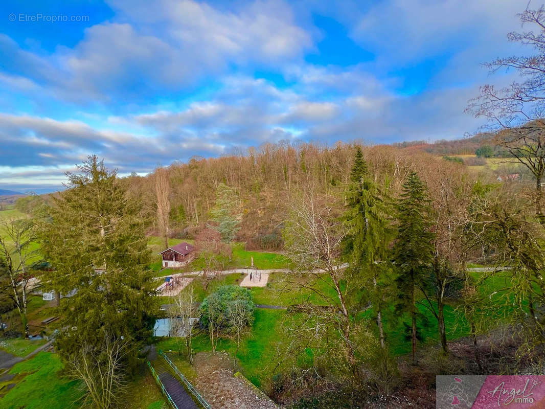 Appartement à BYANS-SUR-DOUBS