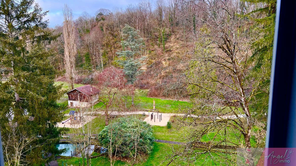 Appartement à BYANS-SUR-DOUBS