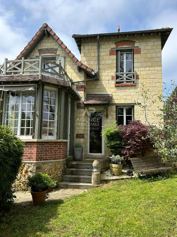 Maison à PONTOISE