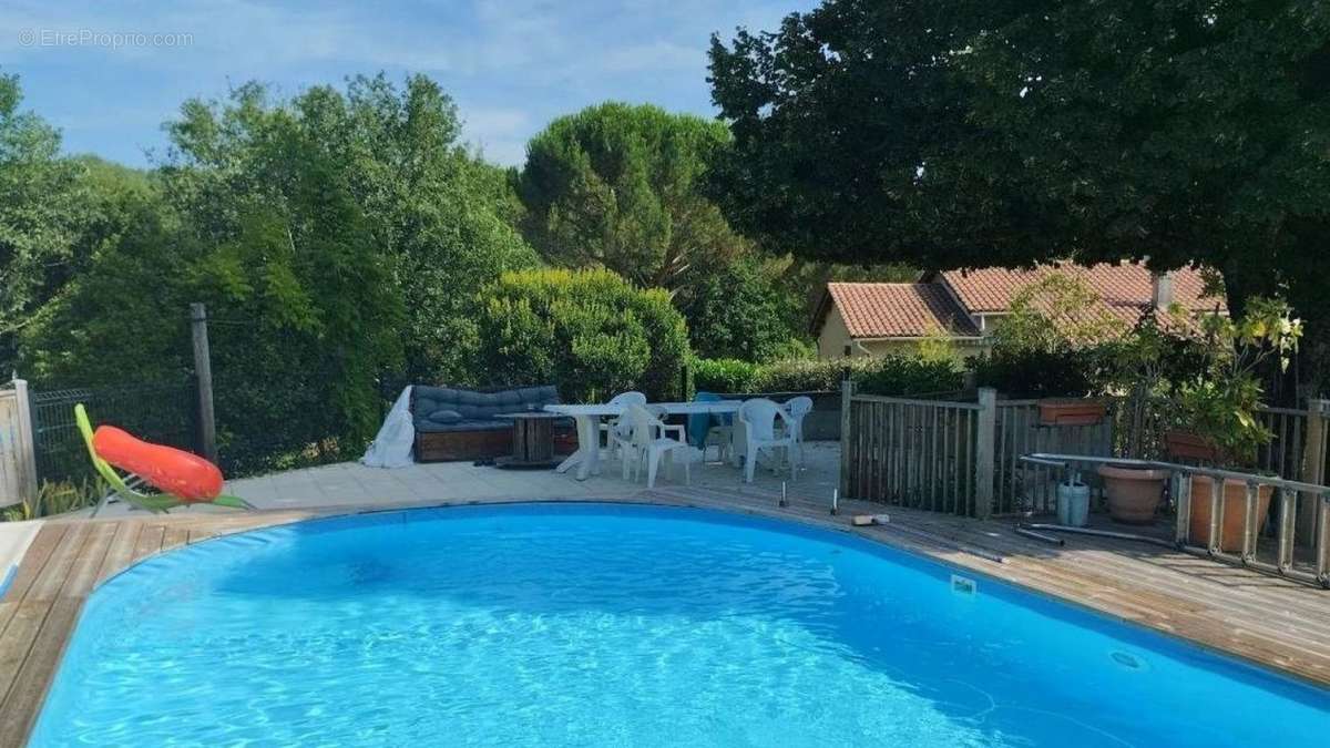 piscine - Maison à CAHORS