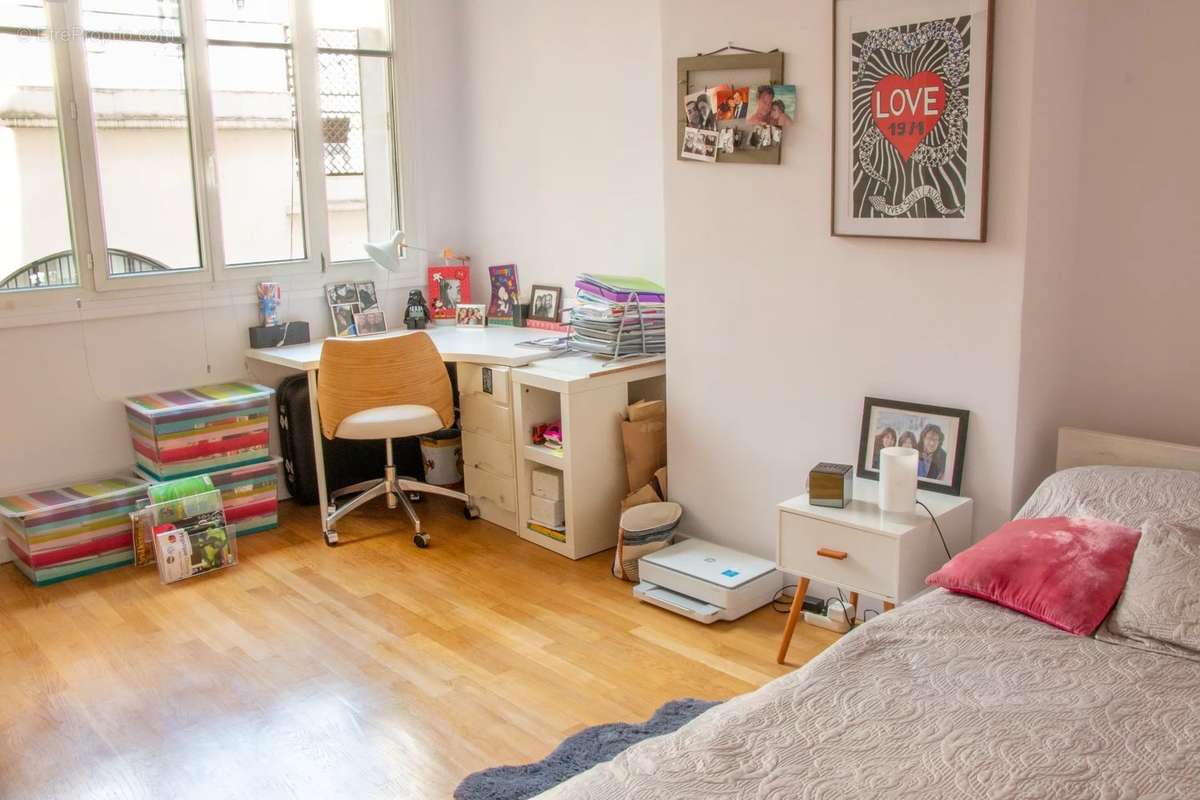 Appartement à PARIS-16E