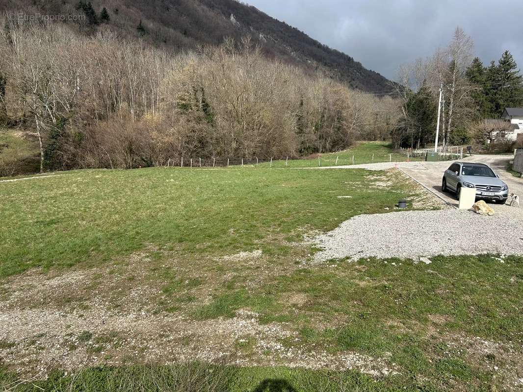 Terrain à POMMIERS-LA-PLACETTE