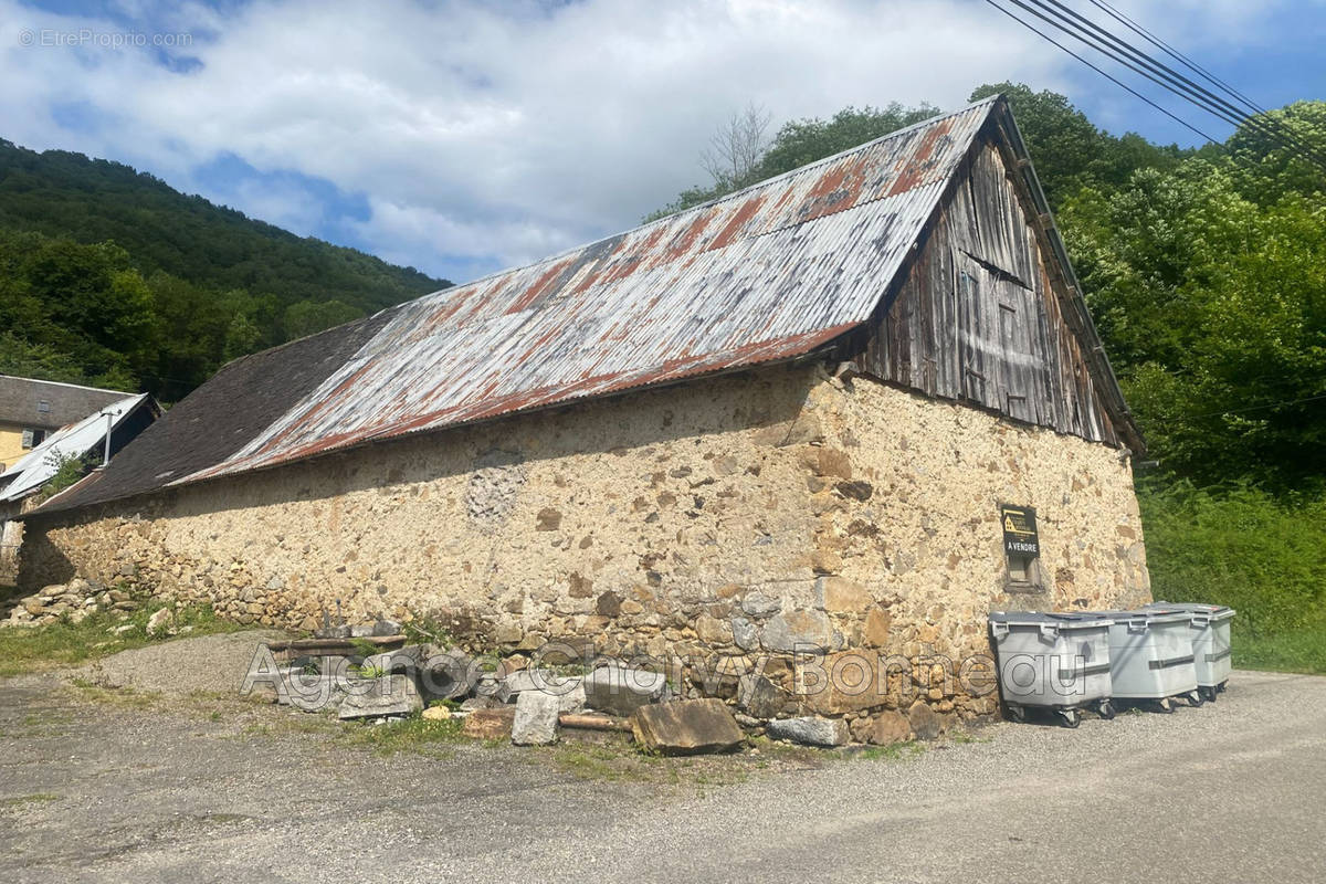 Maison à MOULIS