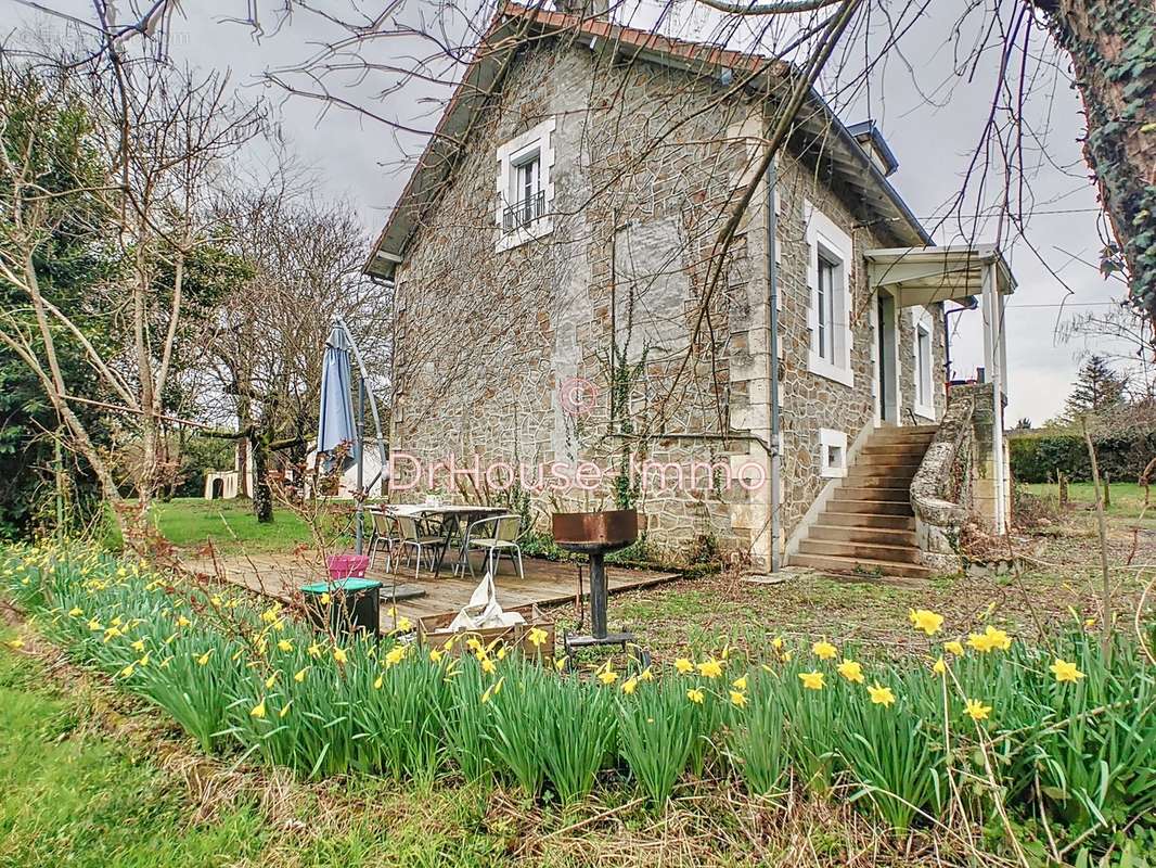 Maison à THIVIERS