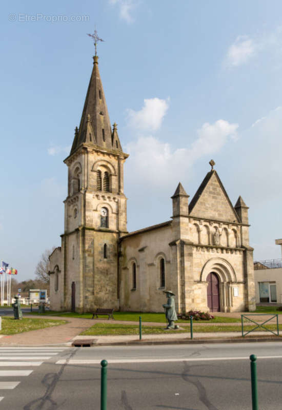 Commerce à MARTIGNAS-SUR-JALLE