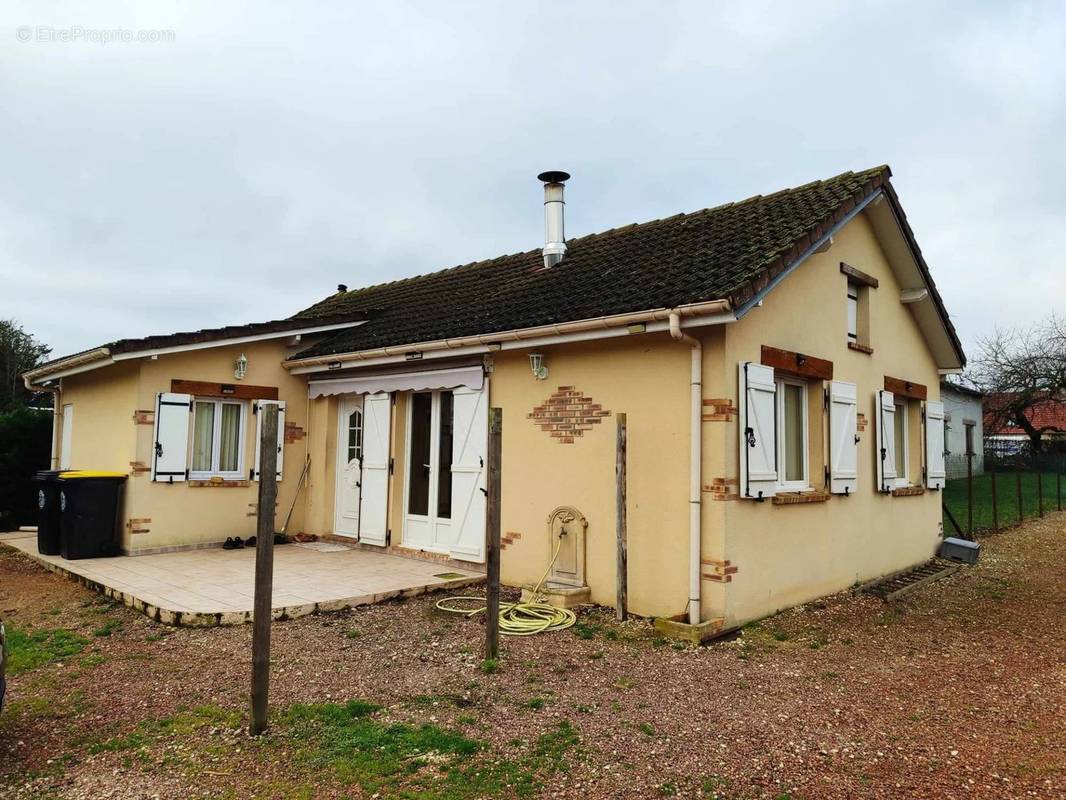 Maison à SURY-PRES-LERE