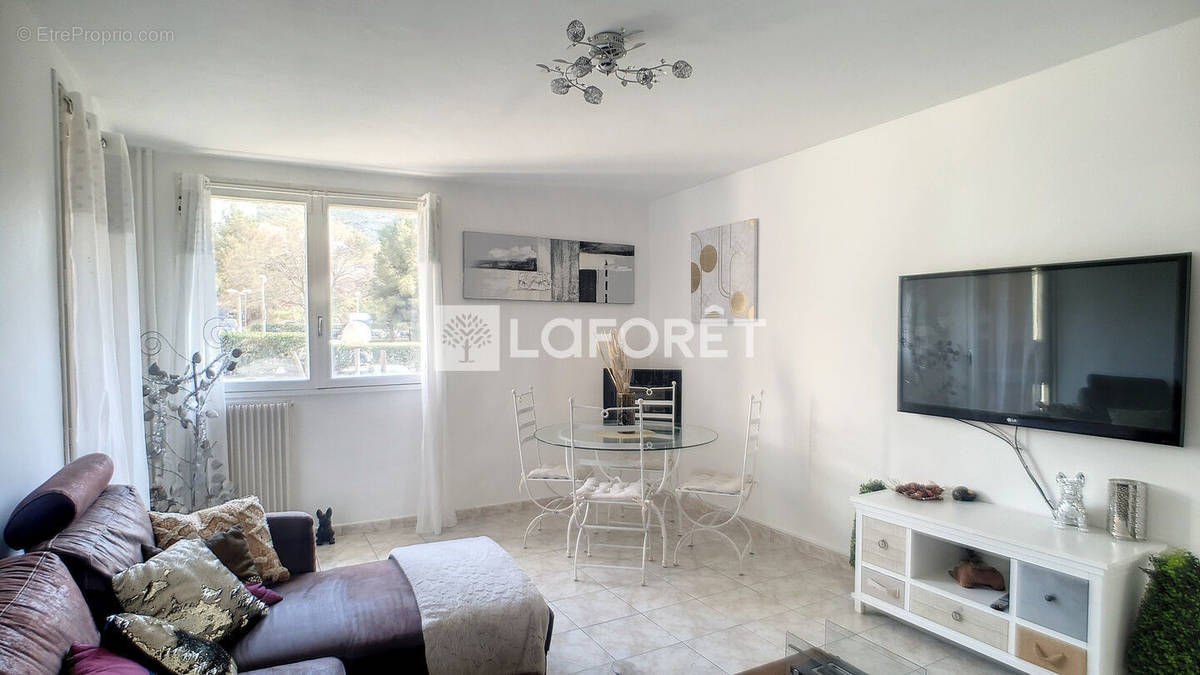 Appartement à MARSEILLE-11E