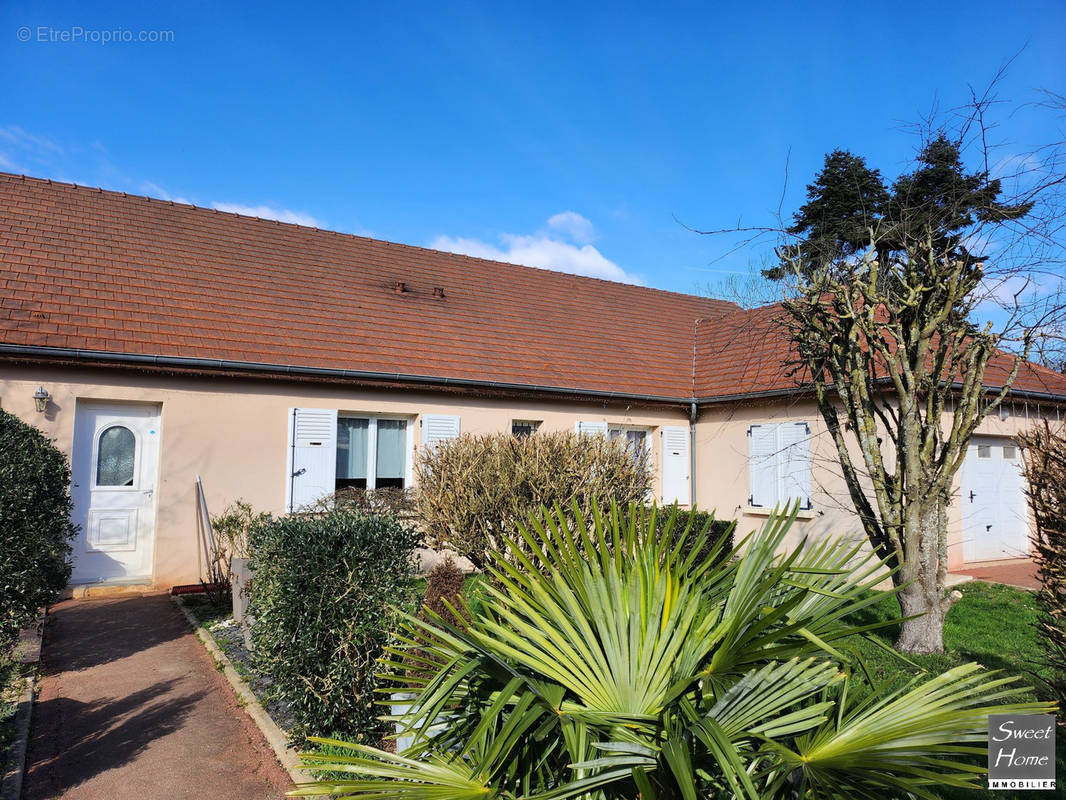 Maison à MAGNY-LES-HAMEAUX