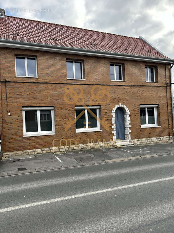 Maison à OSTRICOURT