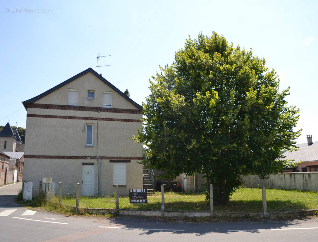 Maison à CHARLEVAL